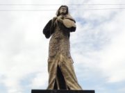 フィリピンで設置が続く慰安婦像 “韓国式”少女像も設置されるも2日で撤去（1/2）