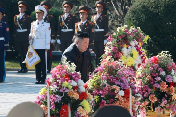 金正恩委員長が中国人民志願軍烈士陵園を訪問