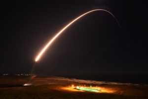 「焦点は北朝鮮」表明後に米空軍がICBM発射実験