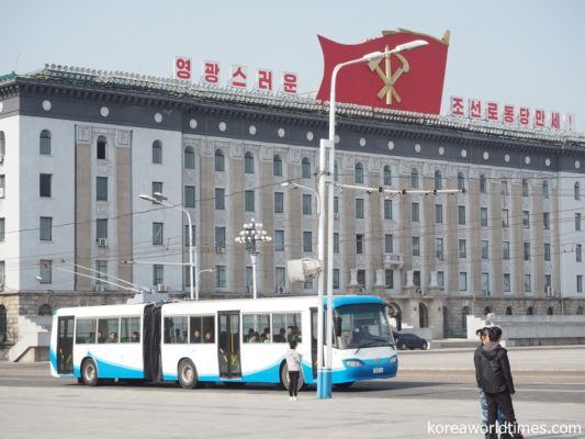 1人トロリーバス乗車解禁へ