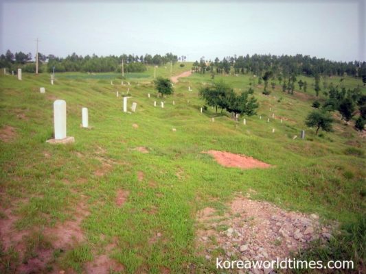 龍井中心部から東南3kmにある尹東柱の墓地