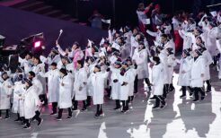 平昌五輪開幕式で南北合同行進する韓国・北朝鮮選手団