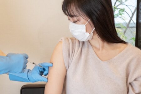 日本を上回るスピードで進むワクチン接種
