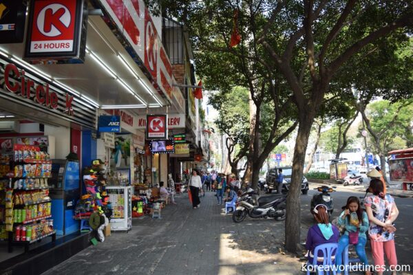 韓国のタイ料理店で受け取った宝くじが2等当選