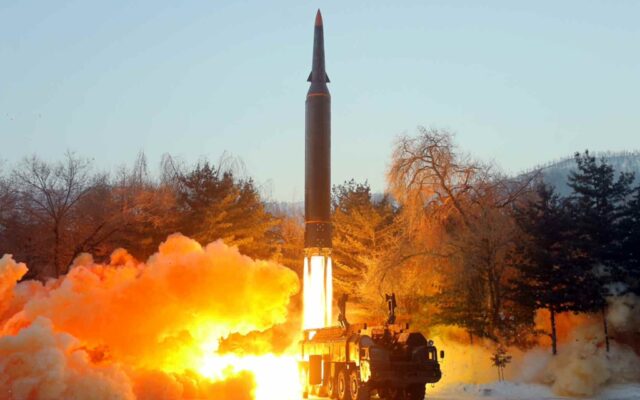 北朝鮮 新型ミサイル発表に変化 再実験の背景