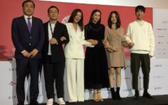 釜山国際映画祭のフォトセッション。左2人目からイム・デヒョン監督、キム・ヒエ、中村優子（2019年10月11日、芳賀恵撮影）