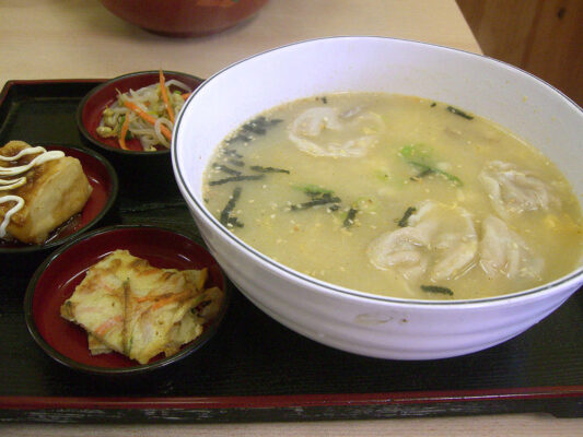 韓国正月の定番料理「マンドゥクッ」