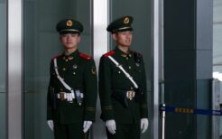 北京首都国際空港の保安警備員