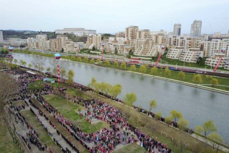 4月13日に完工した平壌の住宅街