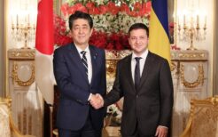 2019年に来日したゼレンスキー大統領と会談する安倍晋三首相