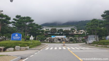 （加平）清心国際中・高。この奧には鮮鶴天宙平和大学院大学