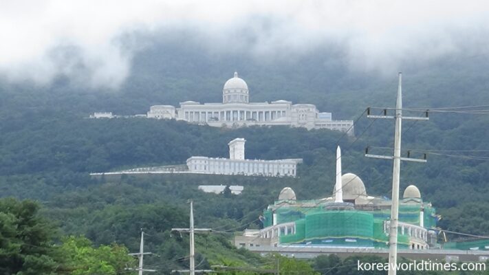 サタンの日本が韓国に貢ぐのは当たり前