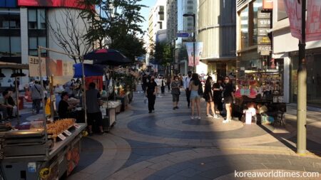 コロナ禍で閑散としていた明洞にも活気が戻りつつある