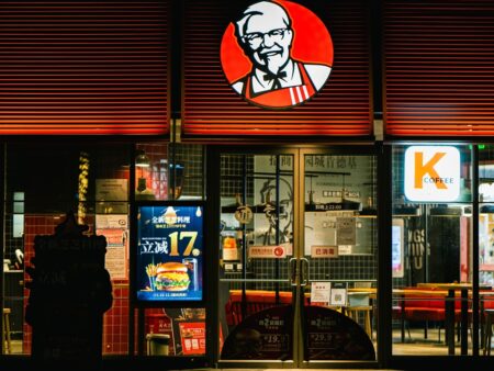 中国でマクドナルドの2倍近くの店舗数があるKFC