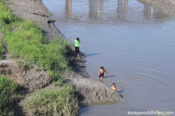 鴨緑江沿いに“ハコモノ”を建てた理由