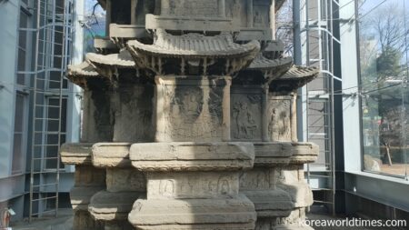 円覚寺址十層石塔の彫刻