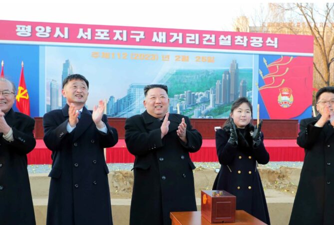 金正恩総書記の長男は「虚弱体質」？ 韓国報道ジュエ氏登場の理由か